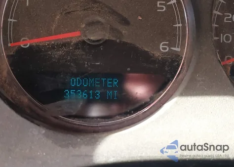 2011 Chevrolet Suburban 1500 Ltz z USA, uszkodzony, nr VIN 1GNSKKE35BR374949